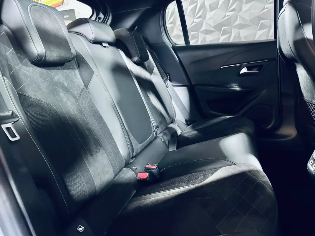 Peugeot 208 2022 - 15990 EUR, 75129 km - AUTO.MOTO.pt - 75129km - foto 23 de 35