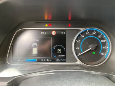 Nissan Leaf 2019 - 13500 EUR, 81279 km - AUTO.MOTO.pt - 81279km - foto 9 de 20