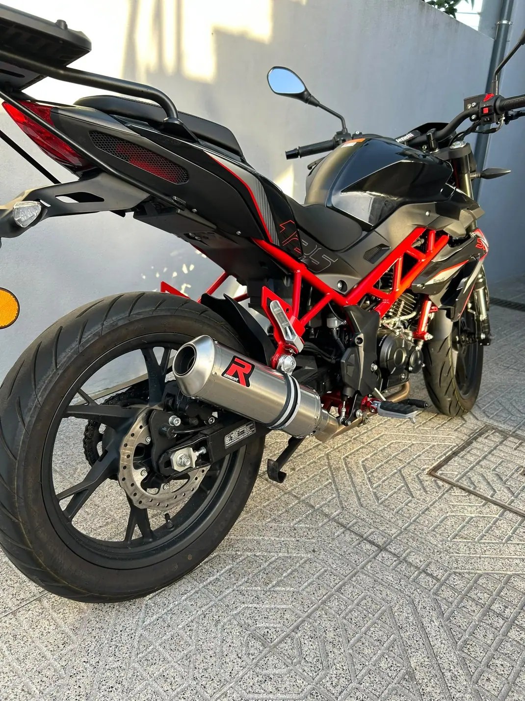 Benelli BN 2025 - 2400 EUR, 9625 km - 9625km - foto 5 de 14
