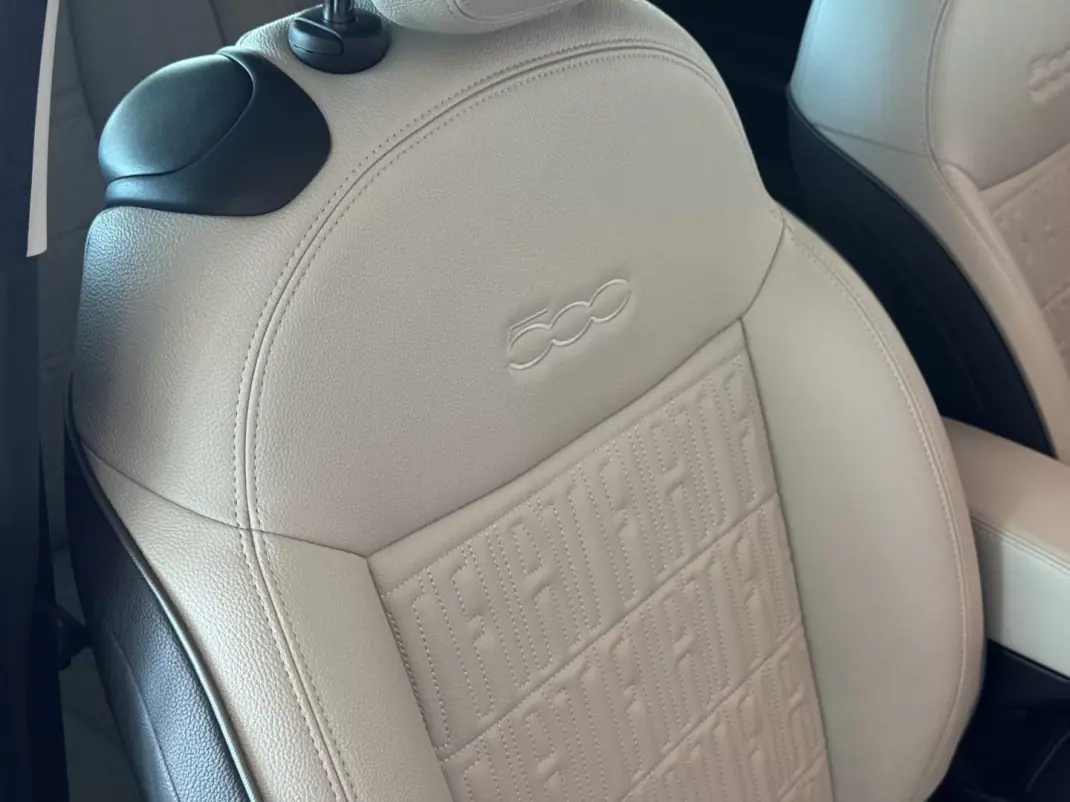 Fiat 500e 2022 - 20990 EUR, 11352 km - 11352km - foto 14 de 23