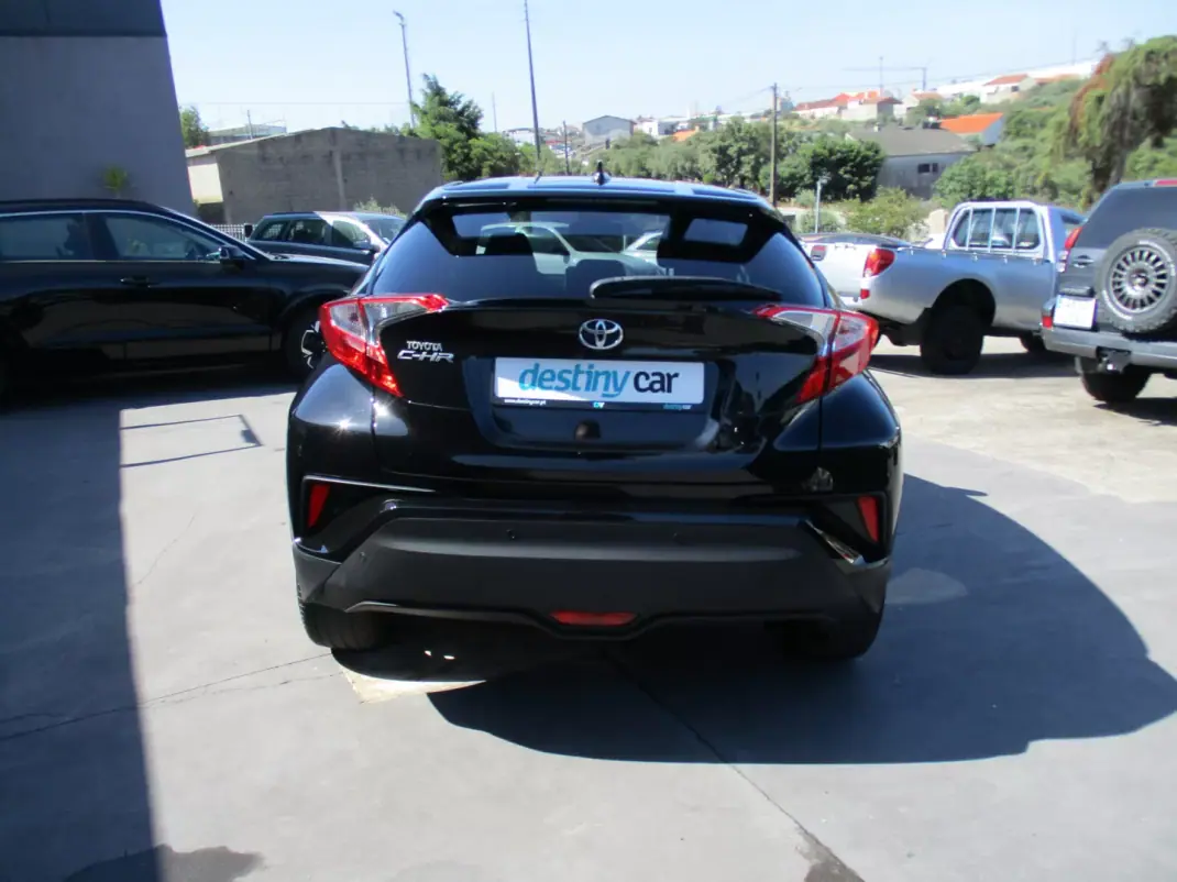Toyota C-HR 2019 - 17790 EUR, 139185 km - 139185km - foto 4 de 23