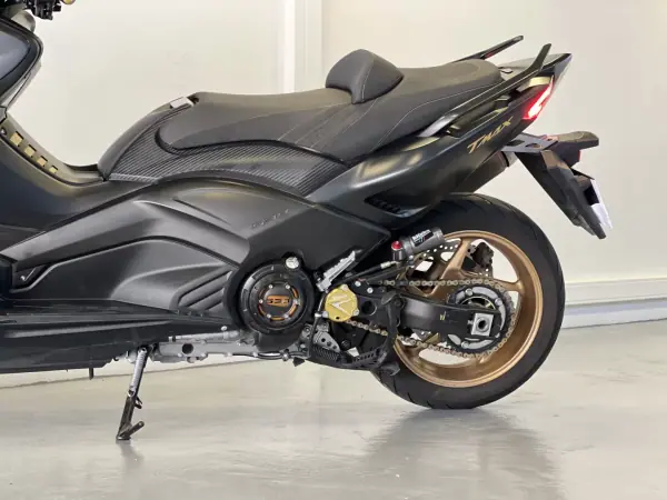 Yamaha TMAX 2016 - 8990 EUR, 27000 km - AUTO.MOTO.pt - 27000km - foto 34 de 35