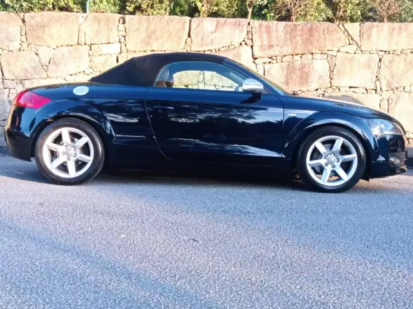 Audi TT Roadster 2007 - 12990 EUR, 208000 km - AUTO.MOTO.pt - 208000km - foto 9 de 22