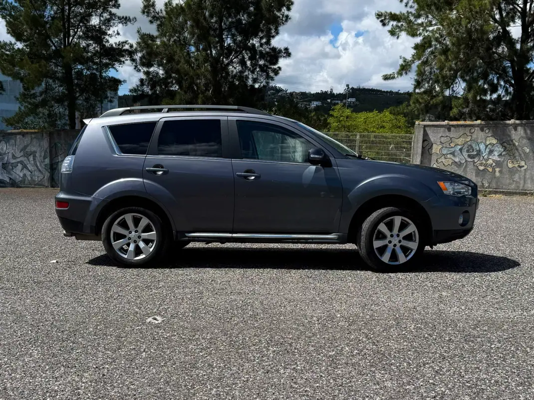 Mitsubishi Outlander 2012 - 12900 EUR, 176000 km - AUTO.MOTO.pt - 176000km - foto 2 de 18
