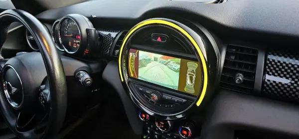 MINI Cooper 2015 - 21500 EUR, 94000 km - AUTO.MOTO.pt - 94000km - foto 28 de 34