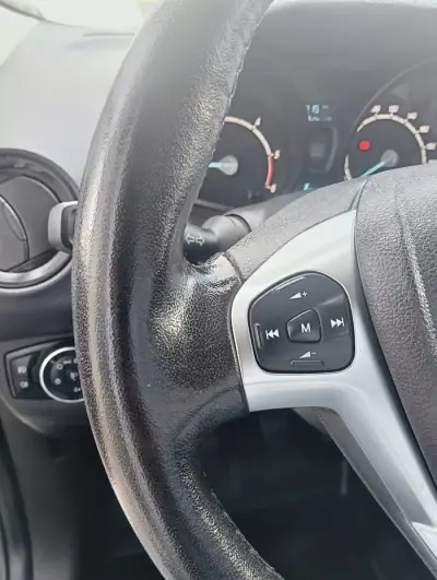 Ford Transit Courier 2020 - 10990 EUR, 129167 km - AUTO.MOTO.pt - 129167km - foto 33 de 52