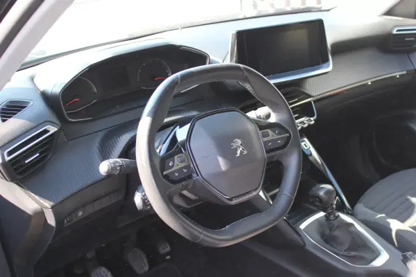 Peugeot 2008 2022 - 19750 EUR, 92250 km - AUTO.MOTO.pt - 92250km - foto 11 de 22