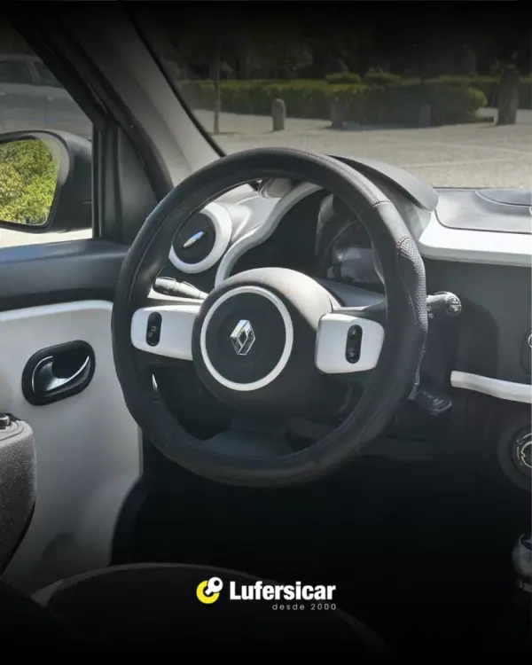 Renault Twingo 2018 - 9750 EUR, 81000 km - AUTO.MOTO.pt - 81000km - foto 3 de 9