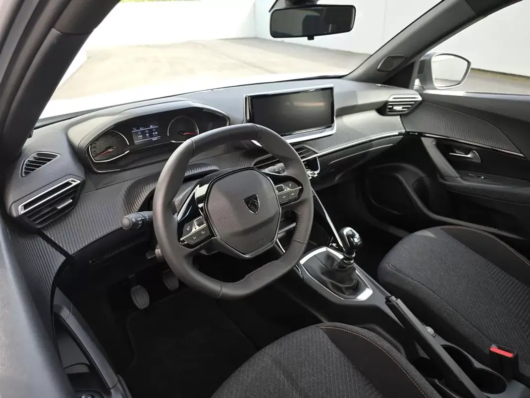 Peugeot 2008 2024 - 18500 EUR, 10965 km - AUTO.MOTO.pt - 10965km - foto 13 de 34