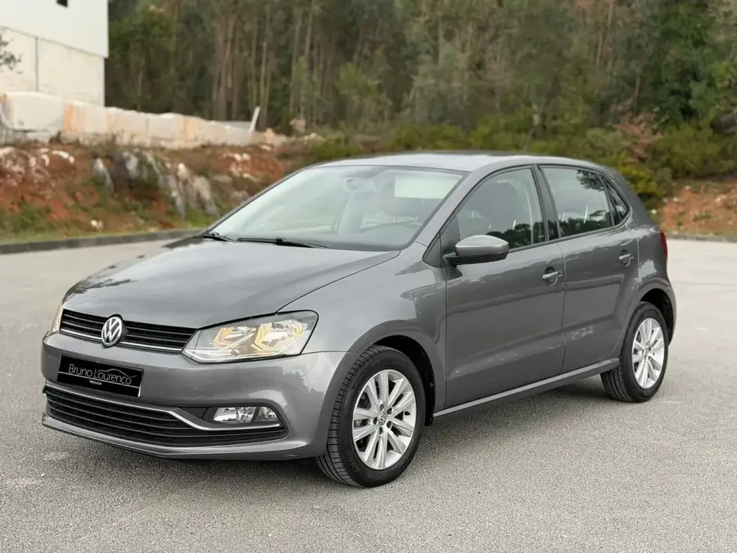 Volkswagen Polo 2017 - 10900 EUR, 152200 km - AUTO.MOTO.pt - 152200km - foto 1 de 28