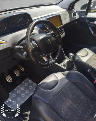Peugeot 208 2018 - 9250 EUR, 113000 km - 113000km - foto 6 de 9