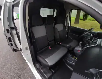 Renault Kangoo 1.5 DCi Maxi 2017 - 9950 EUR, 251230 km - AUTO.MOTO.pt - 251230km - foto 20 de 22