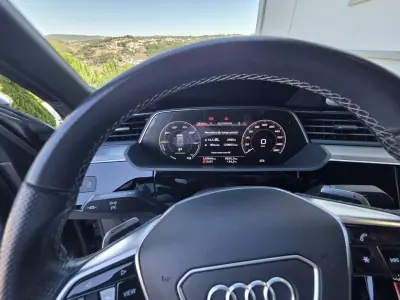 Audi e-tron 2021 - 32900 EUR, 120000 km - 120000km - foto 23 de 51
