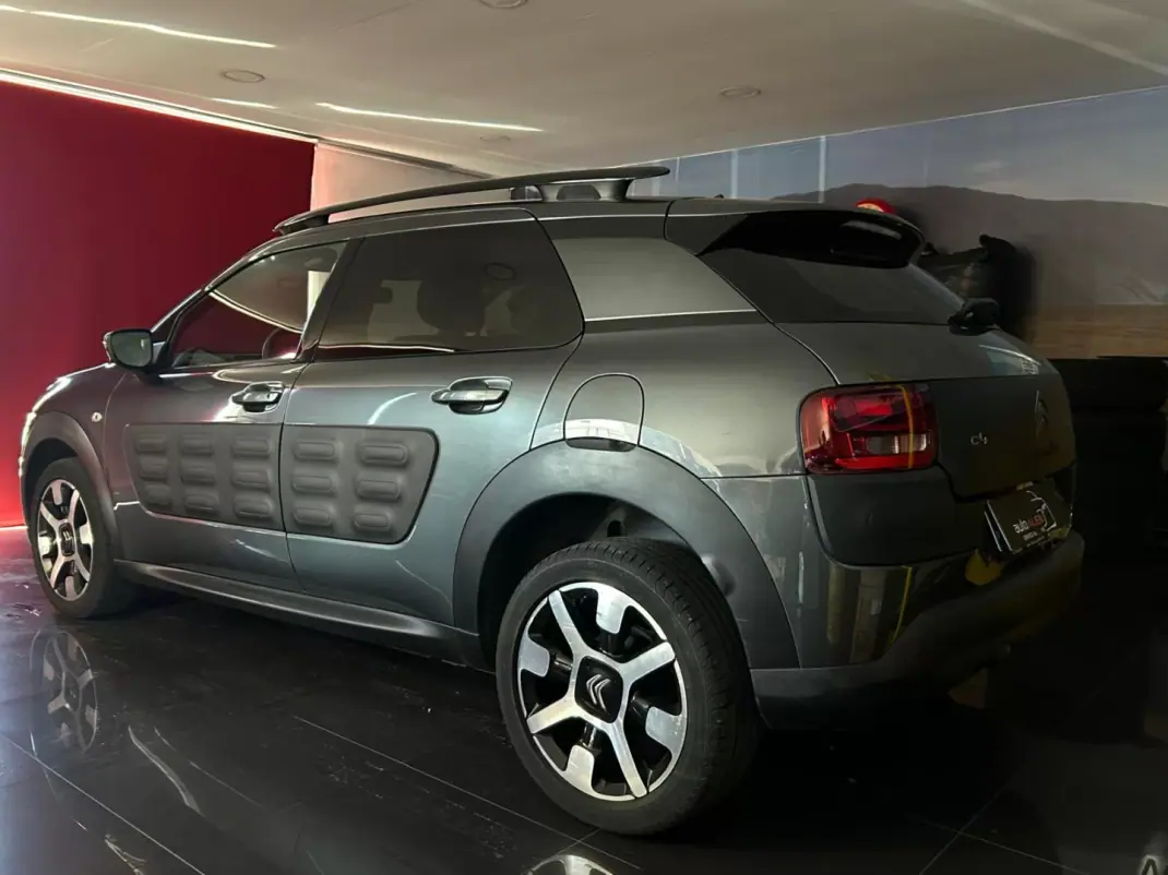 Citroën C4 Cactus 2017 - 11750 EUR, 110180 km - AUTO.MOTO.pt - 110180km - foto 4 de 23