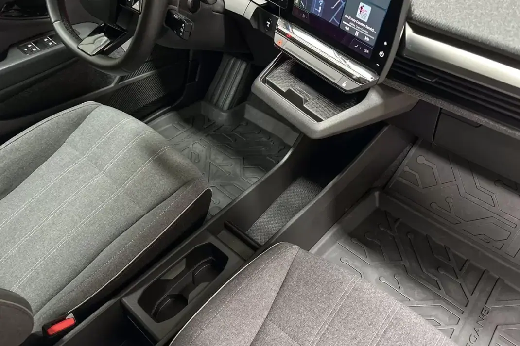 Renault Mégane E-Tech 2022 - 22450 EUR, 57733 km - AUTO.MOTO.pt - 57733km - foto 30 de 40