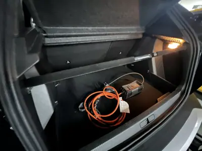 Peugeot e-2008 2020 - 18990 EUR, 50000 km - AUTO.MOTO.pt - 50000km - foto 51 de 51