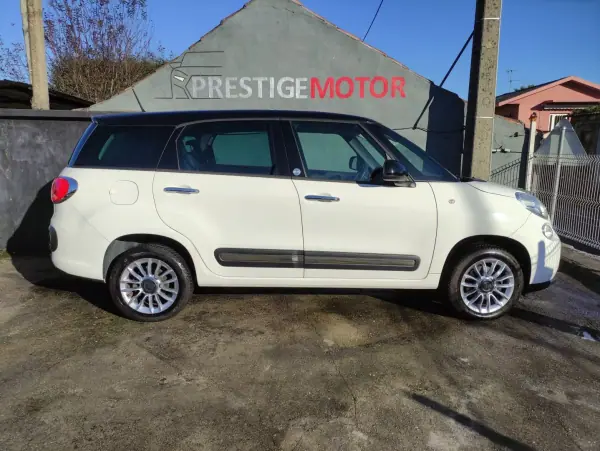 Fiat 500L 2014 - 11900 EUR, 121000 km - AUTO.MOTO.pt - 121000km - foto 5 de 24