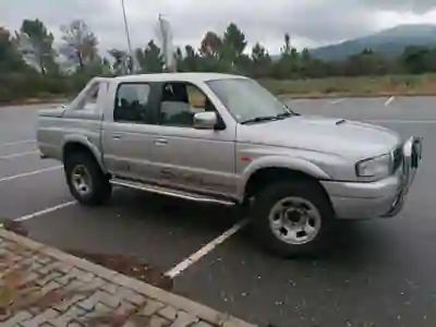 Mazda B 2500 2002 - 14500 EUR, 180180 km - foto 3 de 11