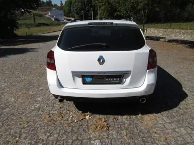 Renault Laguna Break 2011 - 6990 EUR, 290000 km - foto 6 de 47