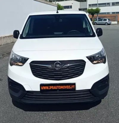 Opel Combo 2021 - 13500 EUR, 82000 km - AUTO.MOTO.pt - 82000km - foto 2 de 20