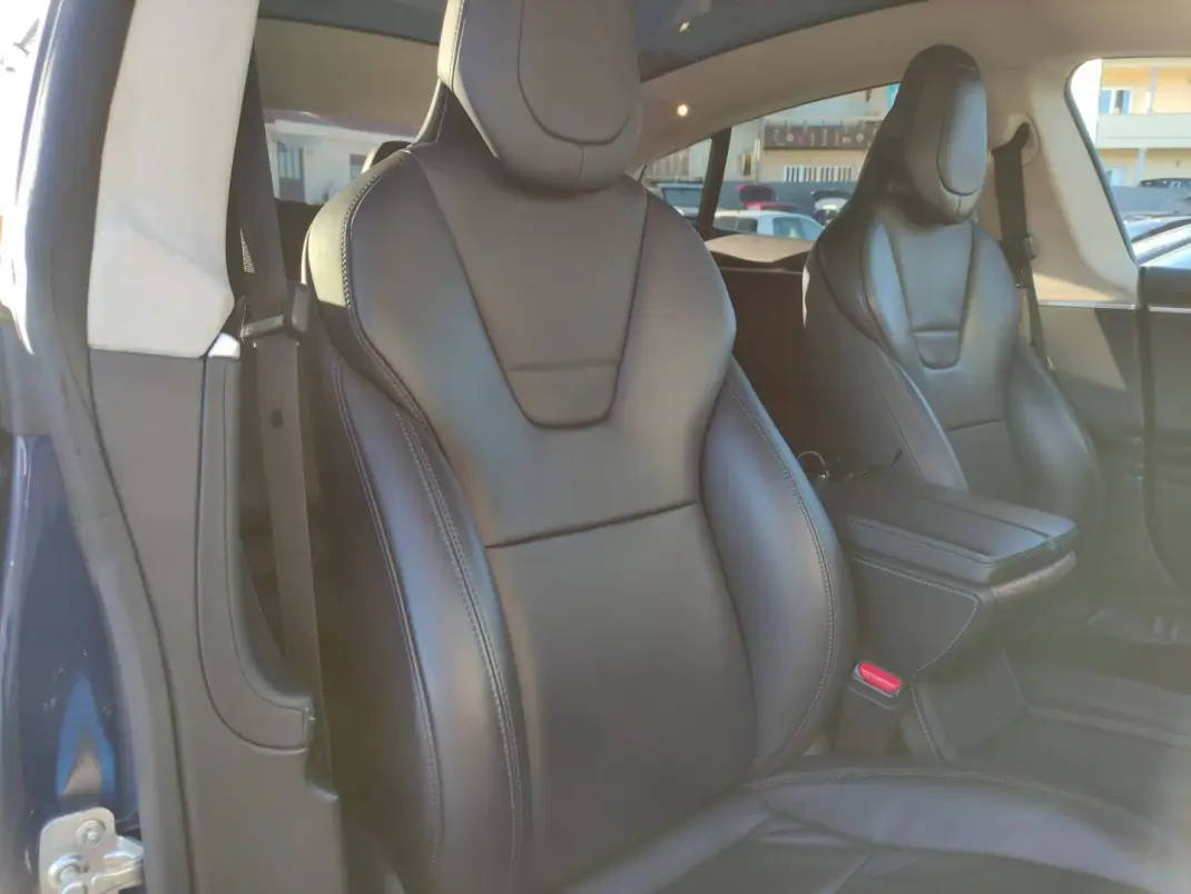 Tesla Model S 2017 - 34900 EUR, 150000 km - 150000km - foto 23 de 33