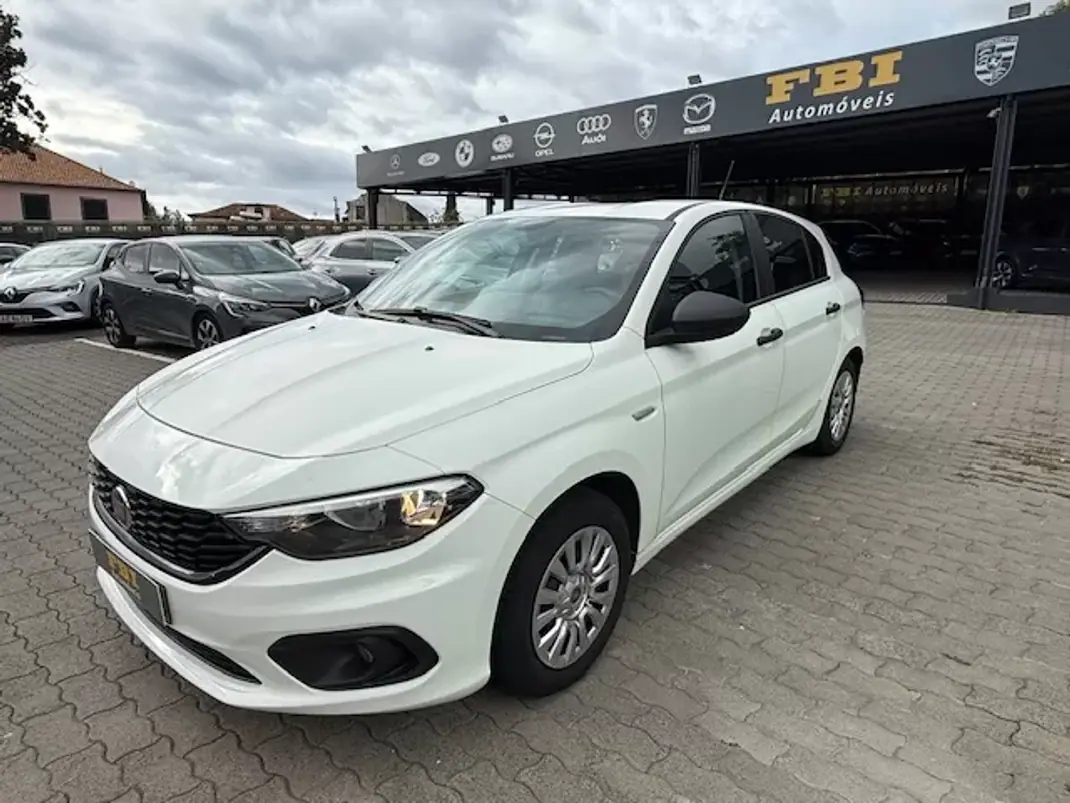 Fiat Tipo 2020 - 14900 EUR, 66570 km - AUTO.MOTO.pt - 66570km - foto 1 de 11