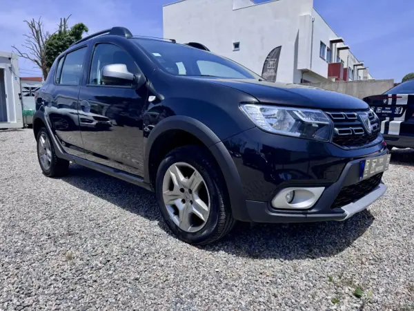 Dacia Sandero 2017 - 11500 EUR, 125170 km - AUTO.MOTO.pt - 125170km - foto 2 de 24