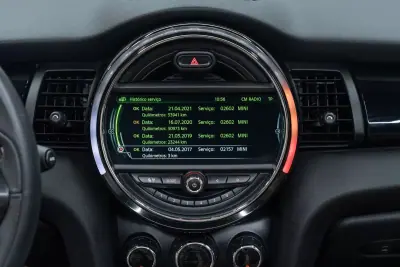 MINI 2017 - 25950 EUR, 65000 km - AUTO.MOTO.pt - 65000km - foto 30 de 41