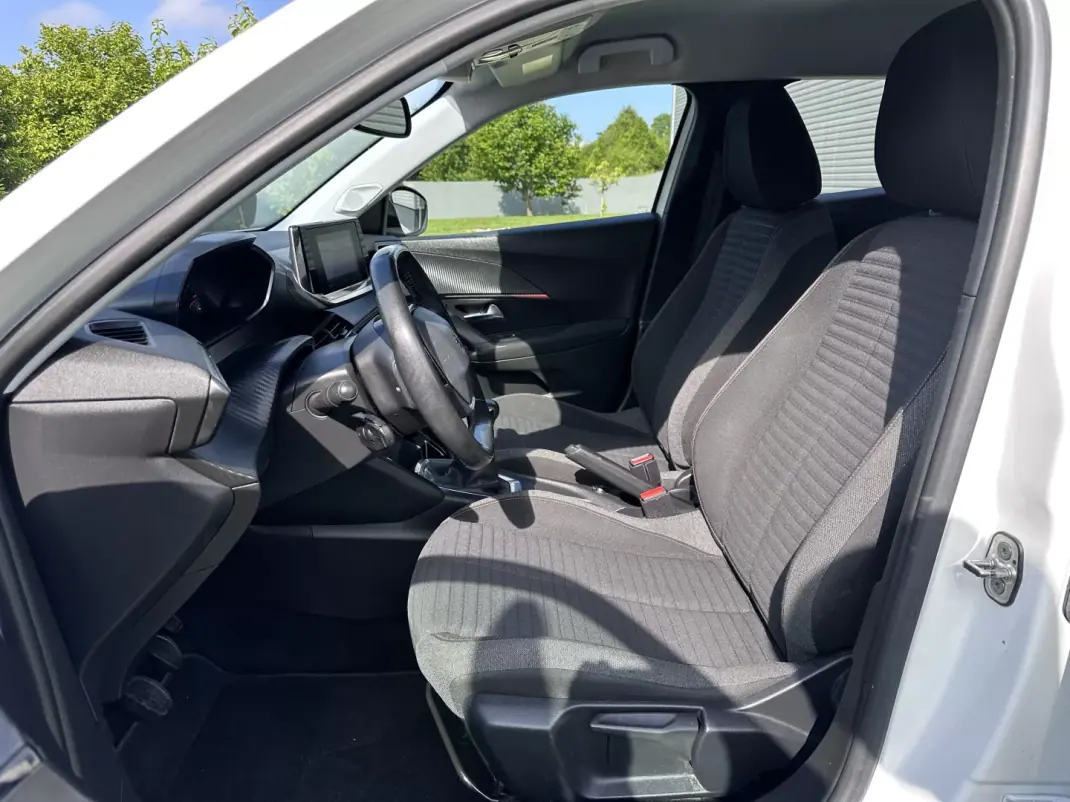 Peugeot 2008 2020 - 14900 EUR, 129000 km - AUTO.MOTO.pt - 129000km - foto 32 de 56