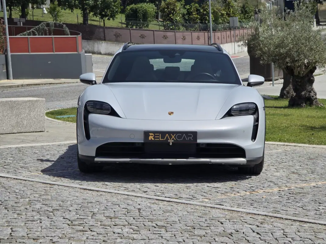 Porsche Taycan Cross Turismo 2021 - 65499 EUR, 59000 km - AUTO.MOTO.pt - 59000km - foto 3 de 40