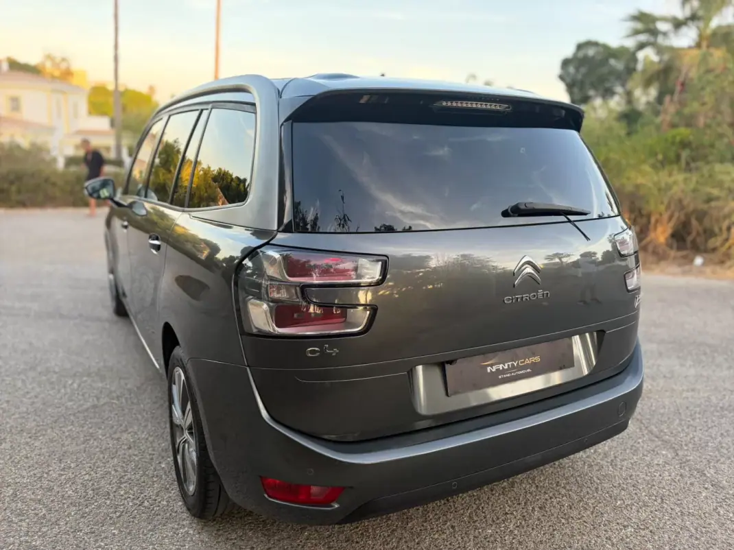 Citroën C4 Grand Picasso 2015 - 11999 EUR, 140000 km - 140000km - foto 6 de 19