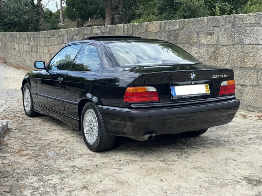 BMW 323 1998 - 19900 EUR, 160000 km - 160000km - foto 54 de 68