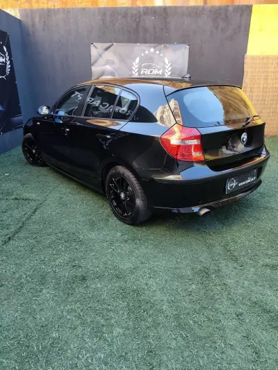 BMW 118 2008 - 7350 EUR, 221000 km - AUTO.MOTO.pt - 221000km - foto 6 de 11