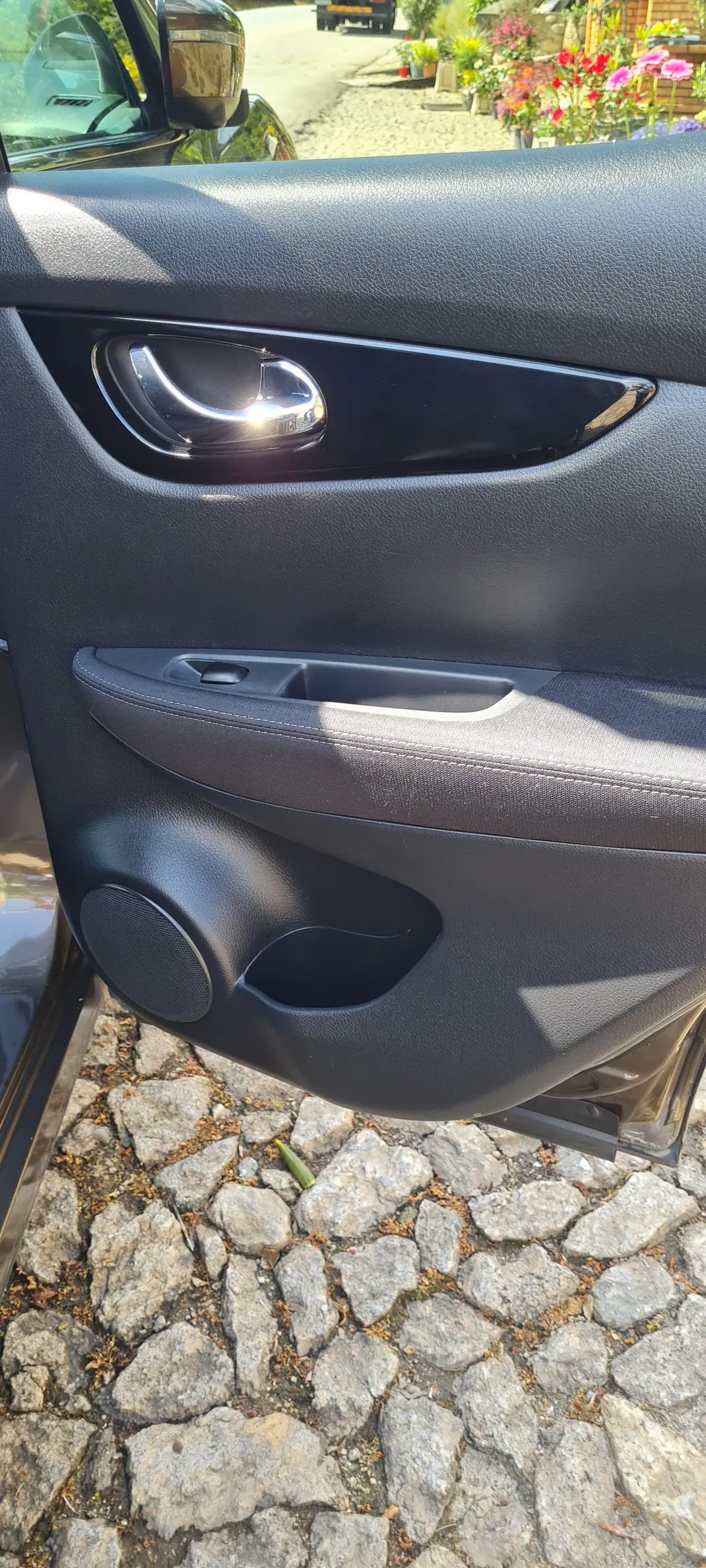 Nissan Qashqai 2016 - 13800 EUR, 155000 km - AUTO.MOTO.pt - 155000km - foto 5 de 10
