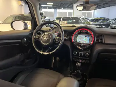 MINI 5 Portas 2016 - 13990 EUR, 95000 km - AUTO.MOTO.pt - 95000km - foto 11 de 41