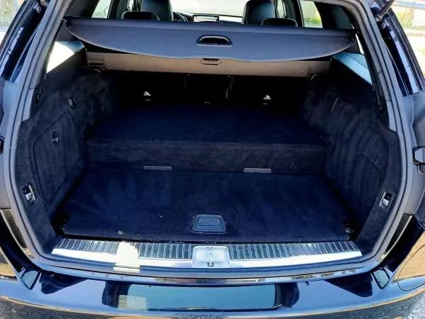 Mercedes-Benz C 300 2020 - 27000 EUR, 160000 km - AUTO.MOTO.pt - 160000km - foto 20 de 25