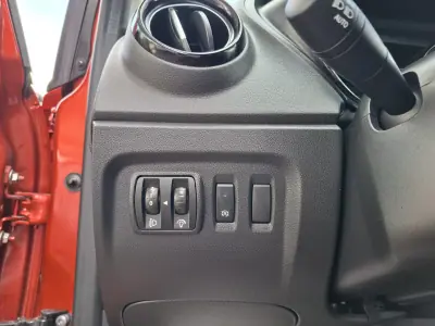 Renault Captur 2019 - 13350 EUR, 79800 km - AUTO.MOTO.pt - 79800km - foto 20 de 27