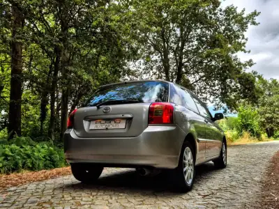 Toyota Corolla 2002 - 11900 EUR, 196000 km - AUTO.MOTO.pt - 196000km - foto 20 de 23