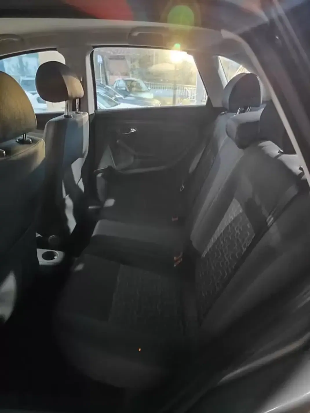 SEAT Ibiza 2007 - 3950 EUR, 300900 km - AUTO.MOTO.pt - 300900km - foto 14 de 30