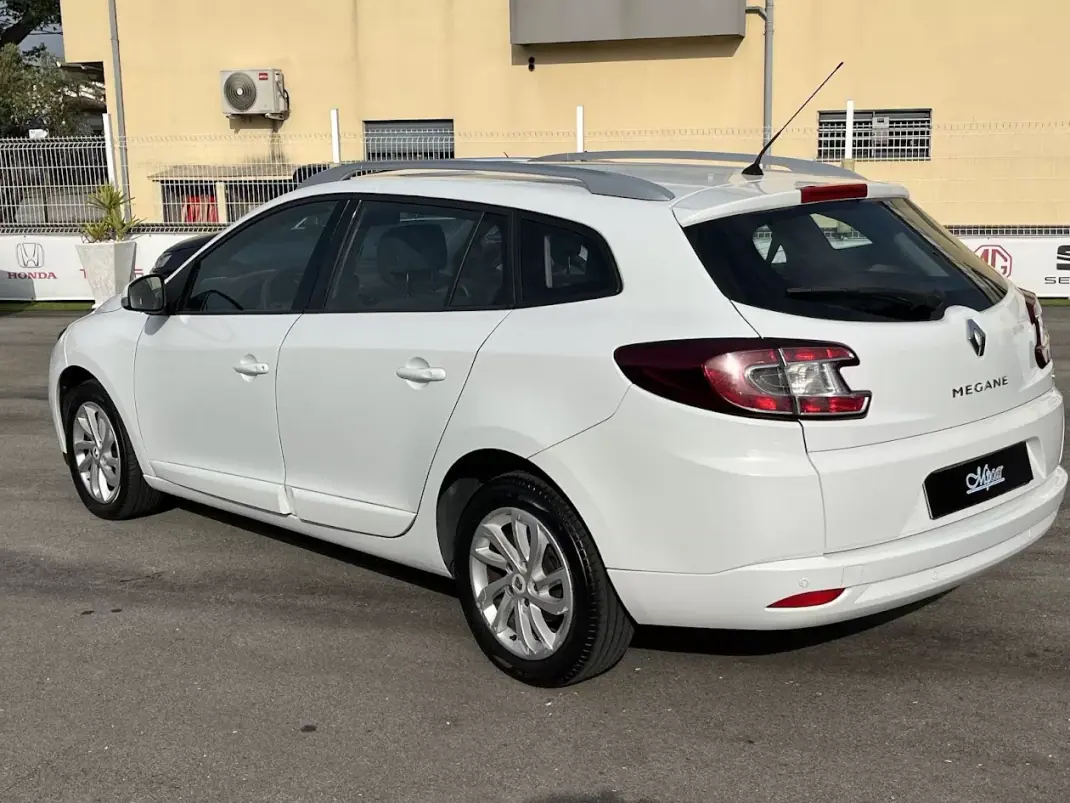 Renault Mégane Sport Tourer 2012 - 6950 EUR, 227000 km - AUTO.MOTO.pt - 227000km - foto 34 de 36