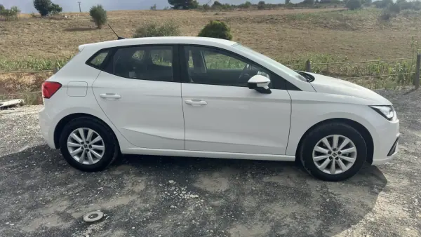 SEAT Ibiza 2024 - 15490 EUR, 38000 km - AUTO.MOTO.pt - 38000km - foto 4 de 23