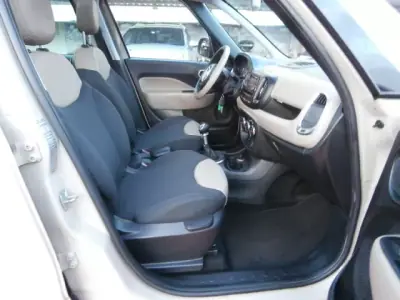 Fiat 500L 2013 - 7500 EUR, 175007 km - AUTO.MOTO.pt - 175007km - foto 28 de 32