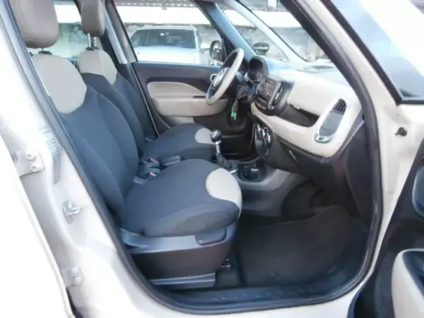 Fiat 500L 2013 - 7500 EUR, 175007 km - AUTO.MOTO.pt - 175007km - foto 28 de 32