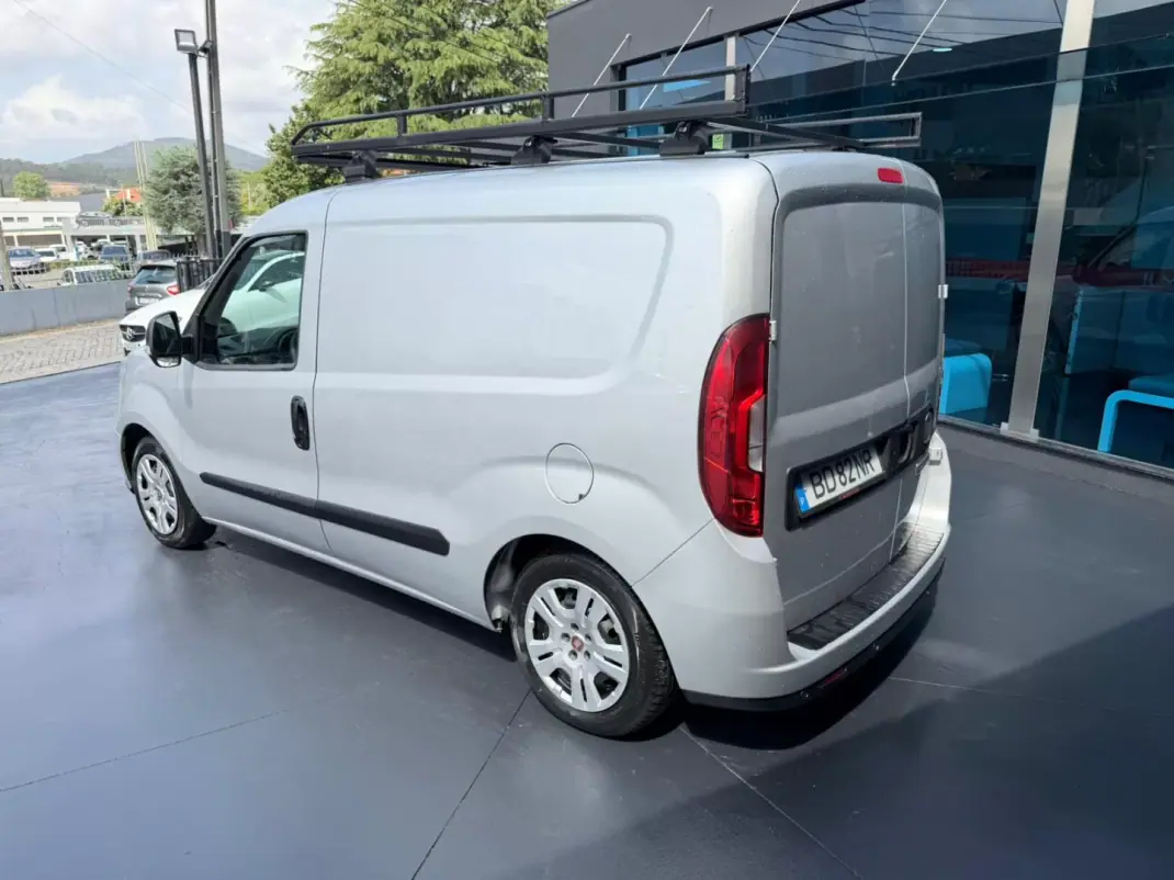 Fiat DOBLO CARGO 1.3 MULTIJET EASY 2017 - 6900 EUR, 204000 km - AUTO.MOTO.pt - 204000km - foto 4 de 5