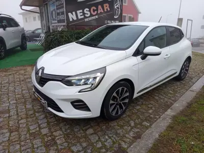 Renault Clio 2021 - 15990 EUR, 96189 km - AUTO.MOTO.pt - 96189km - foto 2 de 13