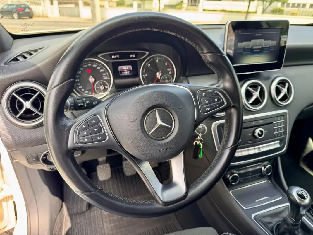 Mercedes-Benz A 200 2016 - 19990 EUR, 110000 km - 110000km - foto 11 de 19