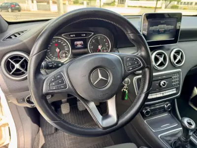 Mercedes-Benz A 200 2016 - 19990 EUR, 110000 km - AUTO.MOTO.pt - 110000km - foto 11 de 19