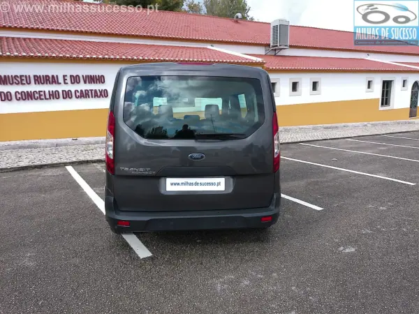 Ford Tourneo Connect 2020 - 19980 EUR, 108000 km - AUTO.MOTO.pt - 108000km - foto 4 de 31