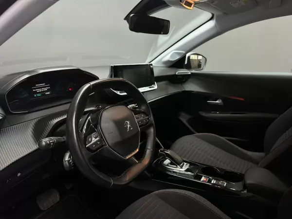 Peugeot e-208 2020 - 17200 EUR, 45470 km - AUTO.MOTO.pt - 45470km - foto 12 de 17