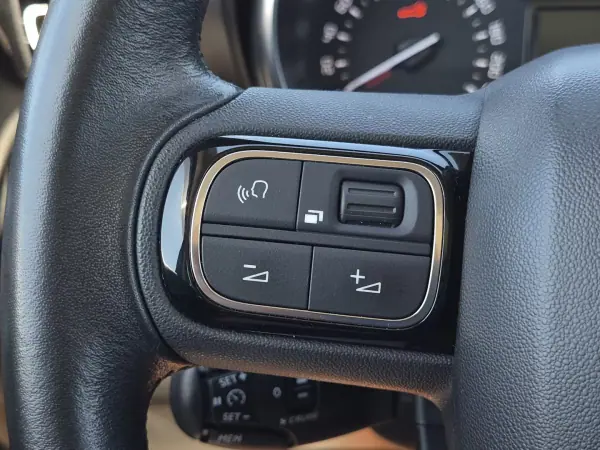 Citroën C3 Aircross 2019 - 11490 EUR, 70286 km - AUTO.MOTO.pt - 70286km - foto 23 de 39